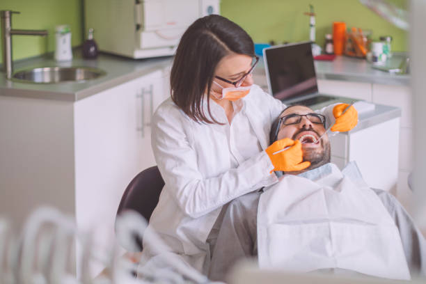 Best Emergency Tooth Extraction in Clinton, IA